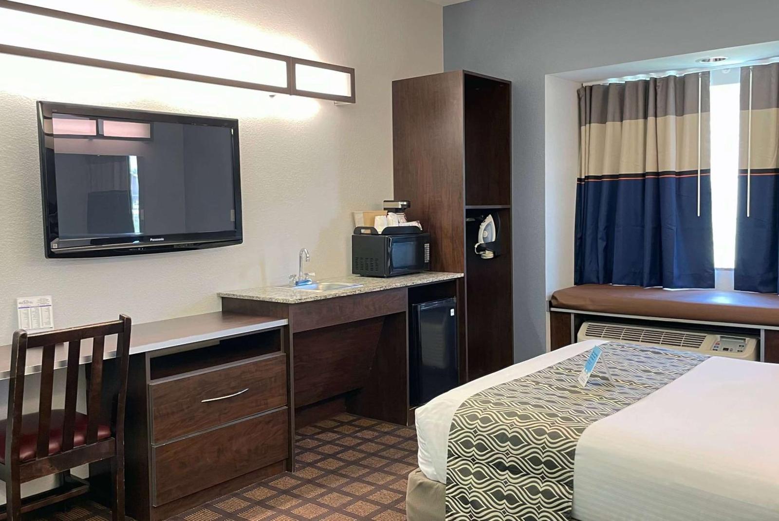 Microtel Inn & Suites by Wyndham Michigan City Main image 2